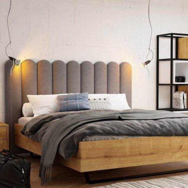 Round fence panels as headboard 